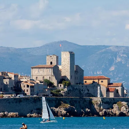 Modern In The Heart Of Cap D'antibes Apartmán