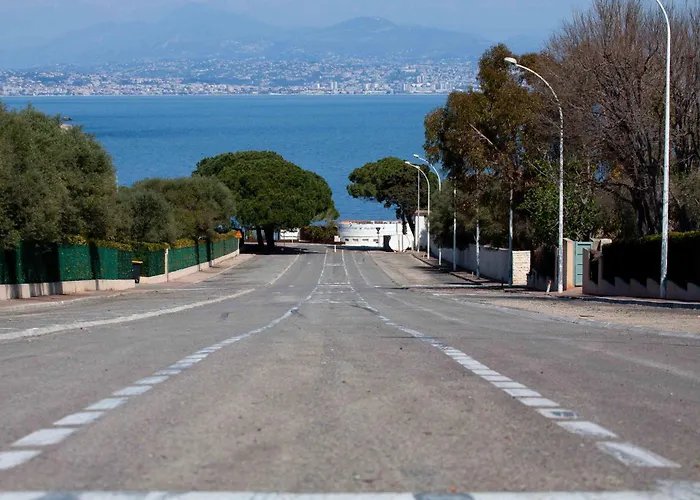 Modern In The Heart Of Cap D'antibes Apartman