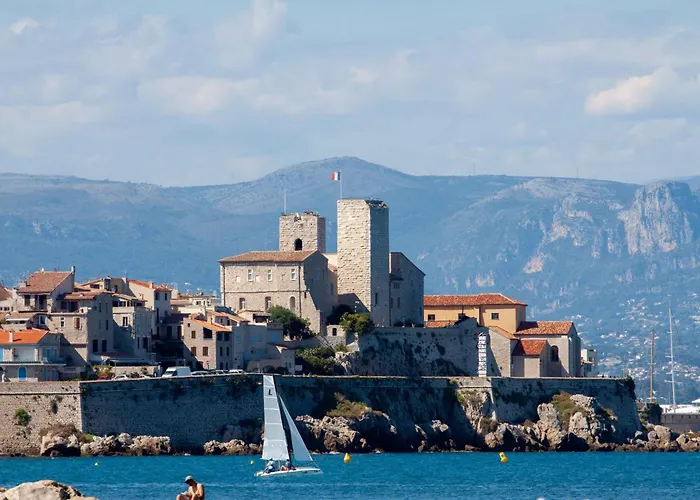 Modern In The Heart Of Cap D'antibes Apartman